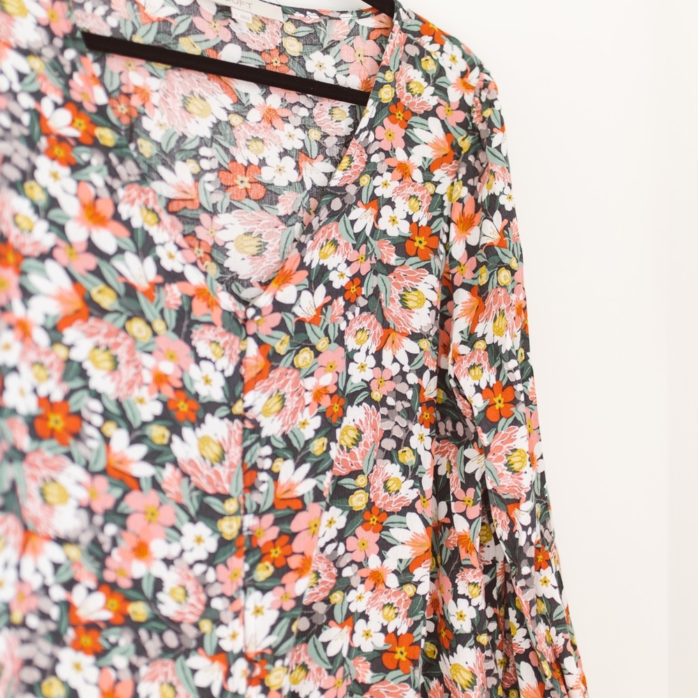 Floral loft button up tie front blouse - Picture 2 of 2